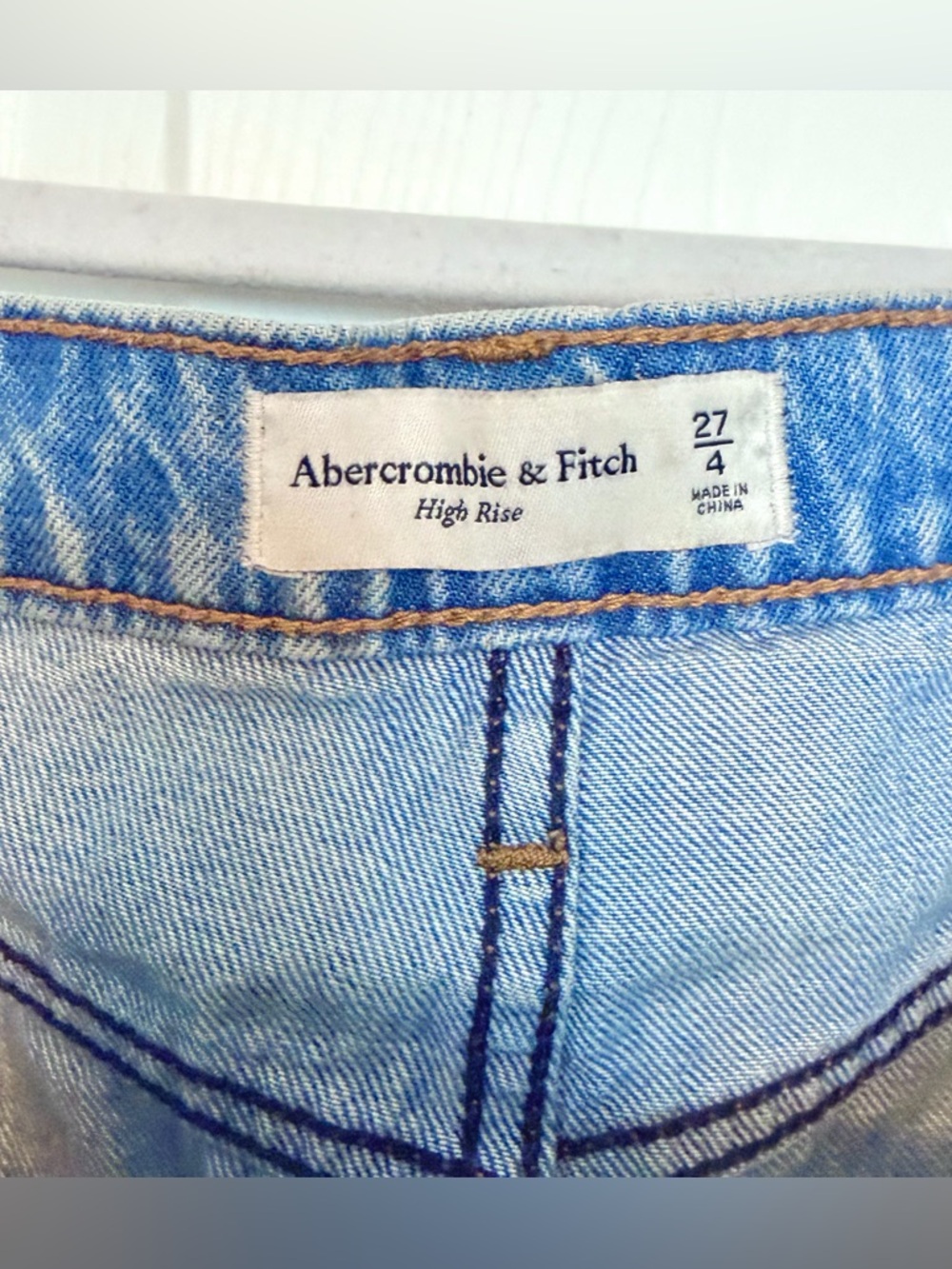 Abercrombie & Fitch Pleated Denim Mini Skirt — Light Wash — Size 27/4 - Picture 5 of 5